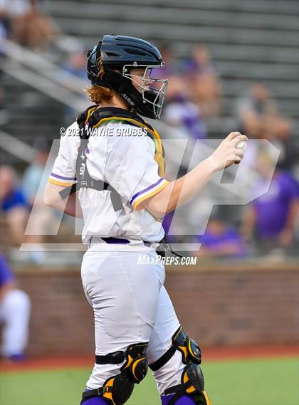 Thumbnail 2 in Hallsville vs. Wakeland (UIL 5A Regional Final) photogallery.