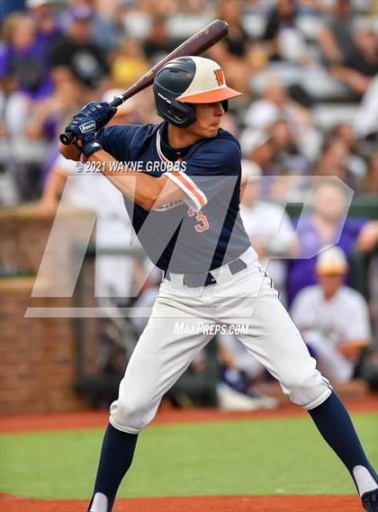 Thumbnail 3 in Hallsville vs. Wakeland (UIL 5A Regional Final) photogallery.