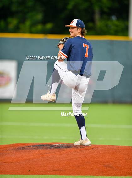 Thumbnail 1 in Hallsville vs. Wakeland (UIL 5A Regional Final) photogallery.