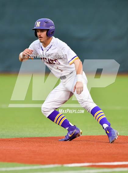 Thumbnail 1 in Hallsville vs. Wakeland (UIL 5A Regional Final) photogallery.