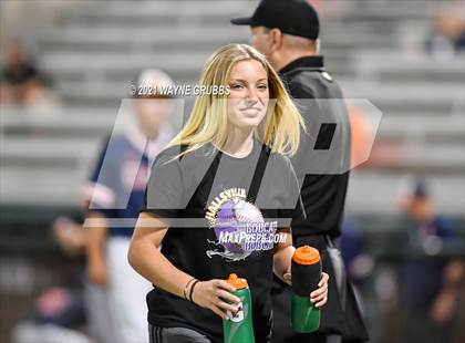 Thumbnail 1 in Hallsville vs. Wakeland (UIL 5A Regional Final) photogallery.