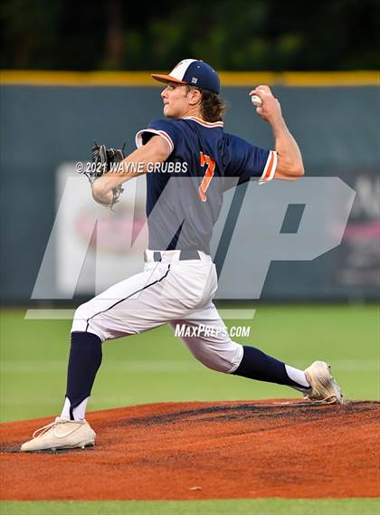 Thumbnail 1 in Hallsville vs. Wakeland (UIL 5A Regional Final) photogallery.