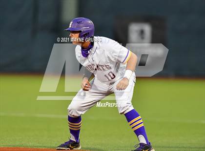 Thumbnail 2 in Hallsville vs. Wakeland (UIL 5A Regional Final) photogallery.