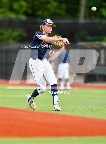 Thumbnail 3 in Hallsville vs. Wakeland (UIL 5A Regional Final) photogallery.