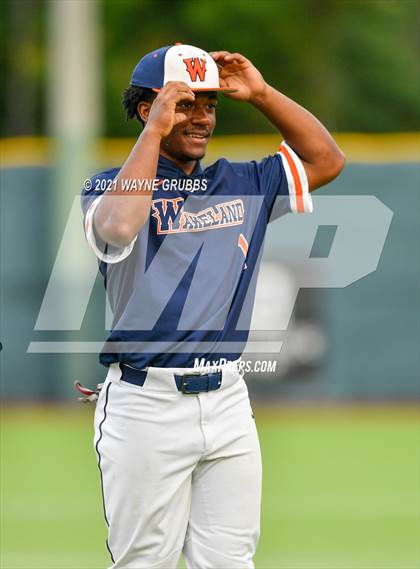 Thumbnail 2 in Hallsville vs. Wakeland (UIL 5A Regional Final) photogallery.