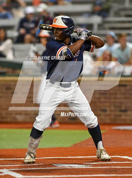 Thumbnail 2 in Hallsville vs. Wakeland (UIL 5A Regional Final) photogallery.
