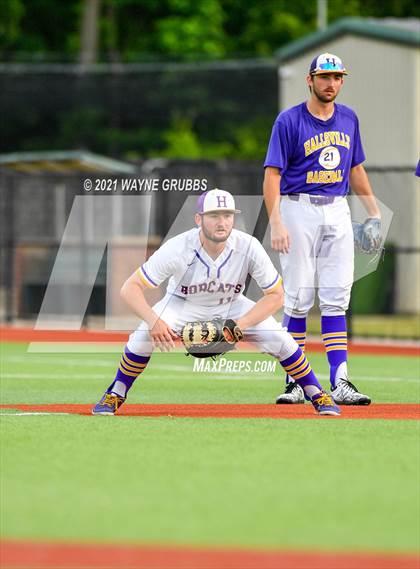 Thumbnail 3 in Hallsville vs. Wakeland (UIL 5A Regional Final) photogallery.