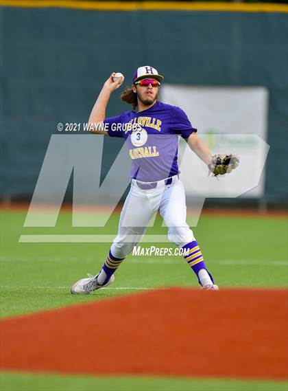 Thumbnail 3 in Hallsville vs. Wakeland (UIL 5A Regional Final) photogallery.