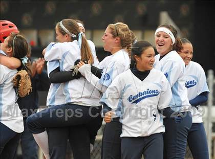 Thumbnail 3 in Santana vs University City (CIF SDS D3 Final) photogallery.