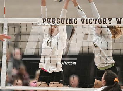Thumbnail 2 in Los Gatos vs. Ontario Christian (CIF State D2 Final) photogallery.