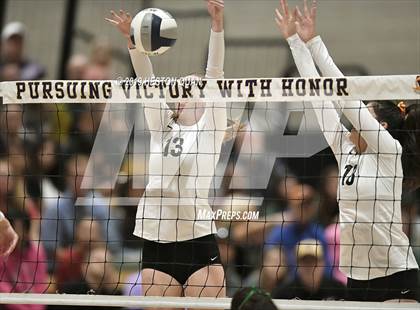 Thumbnail 2 in Los Gatos vs. Ontario Christian (CIF State D2 Final) photogallery.