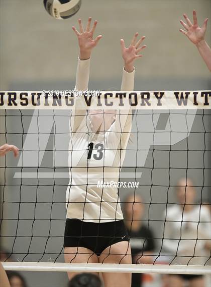 Thumbnail 2 in Los Gatos vs. Ontario Christian (CIF State D2 Final) photogallery.