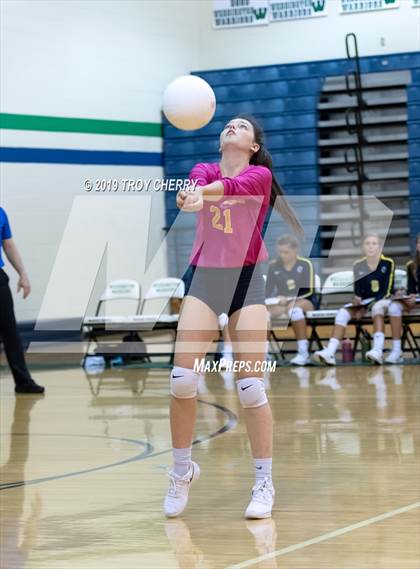 Thumbnail 2 in Weddington vs Carmel Christian photogallery.