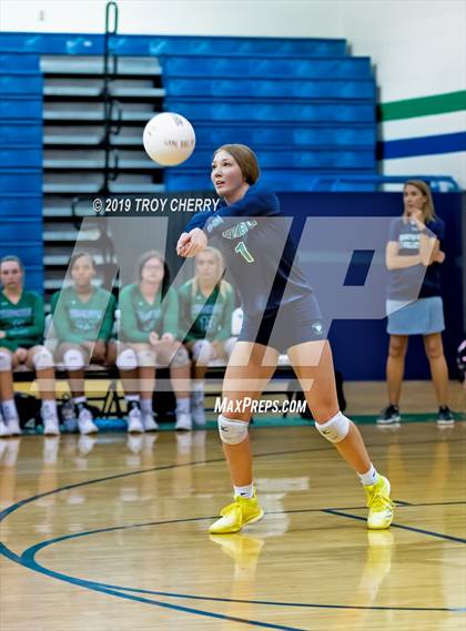 Thumbnail 3 in Weddington vs Carmel Christian photogallery.