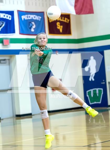 Thumbnail 1 in Weddington vs Carmel Christian photogallery.