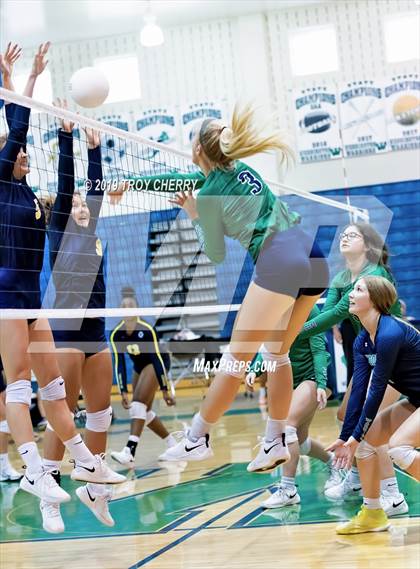 Thumbnail 3 in Weddington vs Carmel Christian photogallery.