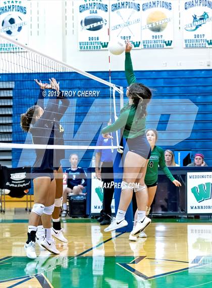 Thumbnail 3 in Weddington vs Carmel Christian photogallery.