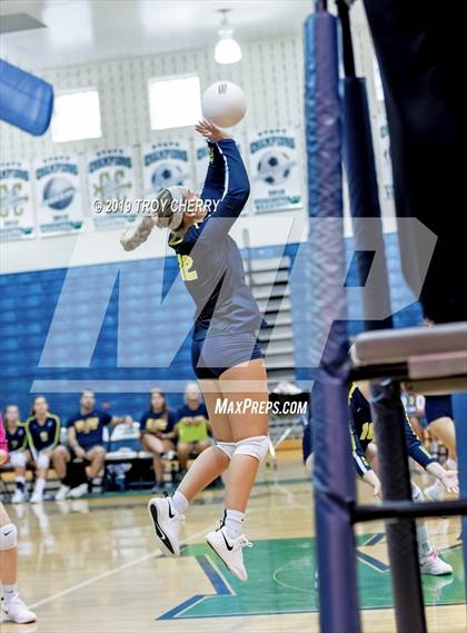 Thumbnail 3 in Weddington vs Carmel Christian photogallery.