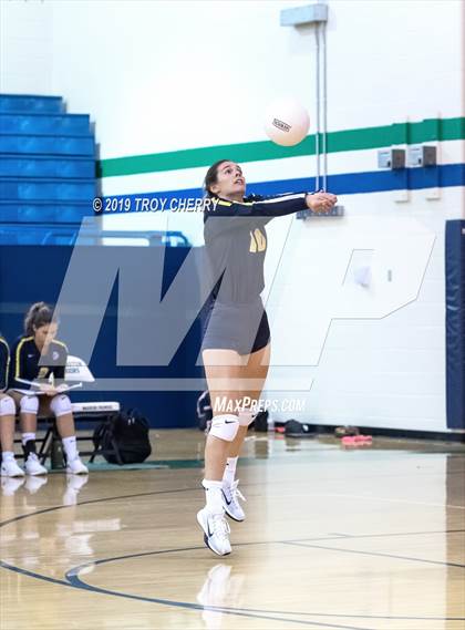 Thumbnail 3 in Weddington vs Carmel Christian photogallery.