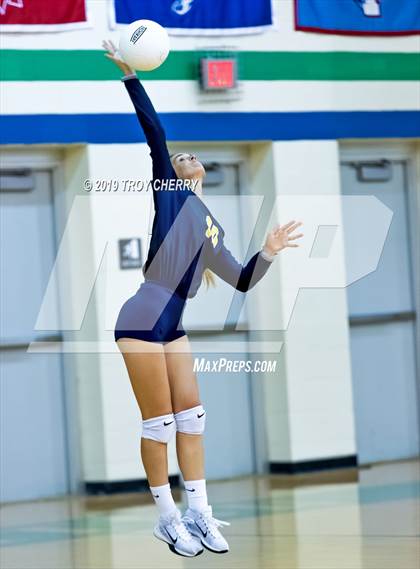 Thumbnail 2 in Weddington vs Carmel Christian photogallery.