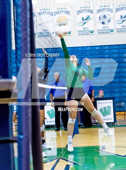 Thumbnail 3 in Weddington vs Carmel Christian photogallery.