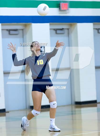 Thumbnail 3 in Weddington vs Carmel Christian photogallery.
