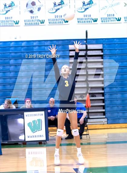 Thumbnail 2 in Weddington vs Carmel Christian photogallery.