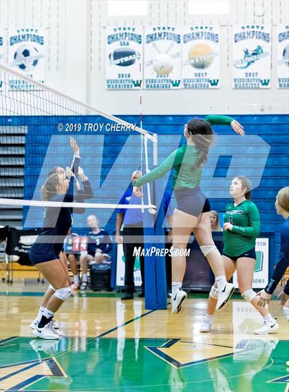 Thumbnail 3 in Weddington vs Carmel Christian photogallery.