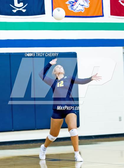 Thumbnail 2 in Weddington vs Carmel Christian photogallery.