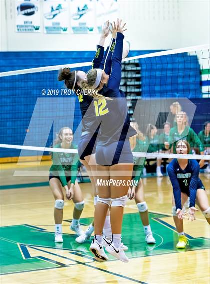 Thumbnail 2 in Weddington vs Carmel Christian photogallery.