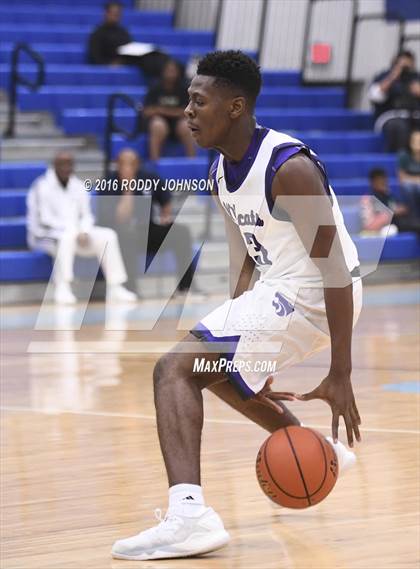 Thumbnail 2 in Angleton vs. Manvel (McDonald's Texas Invitational) photogallery.