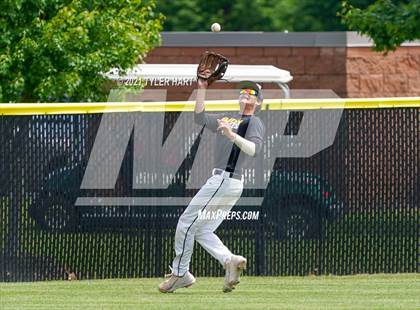 Thumbnail 2 in Brownsburg vs. Avon (Sectional Semifinal) photogallery.