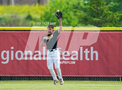 Thumbnail 1 in Brownsburg vs. Avon (Sectional Semifinal) photogallery.