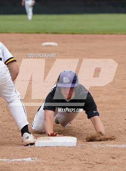 Thumbnail 3 in Brownsburg vs. Avon (Sectional Semifinal) photogallery.