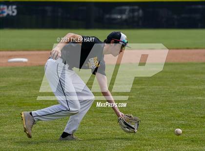 Thumbnail 2 in Brownsburg vs. Avon (Sectional Semifinal) photogallery.