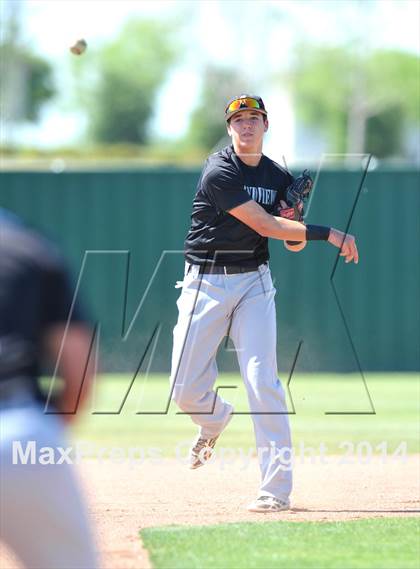 Thumbnail 1 in Grandview vs. Ponder (UIL 2A Region 2 Bi-District Playoff) photogallery.