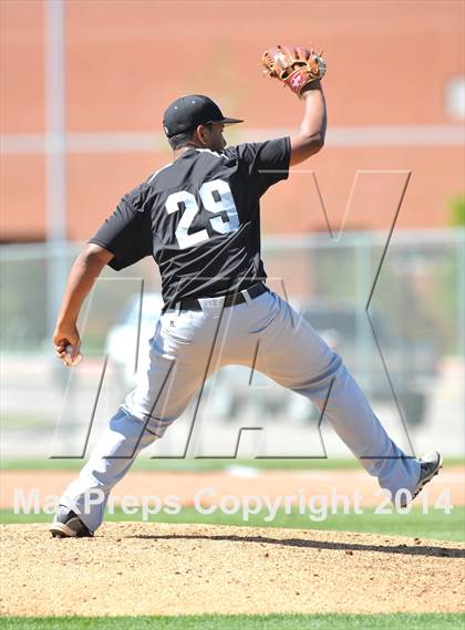 Thumbnail 3 in Grandview vs. Ponder (UIL 2A Region 2 Bi-District Playoff) photogallery.