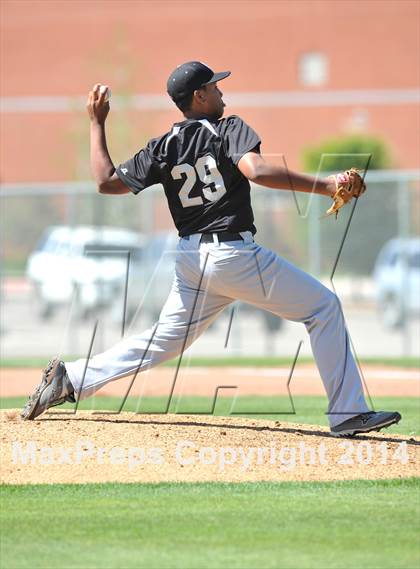 Thumbnail 1 in Grandview vs. Ponder (UIL 2A Region 2 Bi-District Playoff) photogallery.