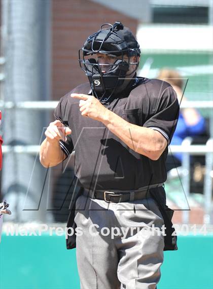Thumbnail 2 in Grandview vs. Ponder (UIL 2A Region 2 Bi-District Playoff) photogallery.