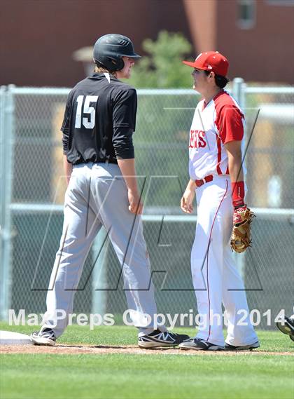 Thumbnail 3 in Grandview vs. Ponder (UIL 2A Region 2 Bi-District Playoff) photogallery.
