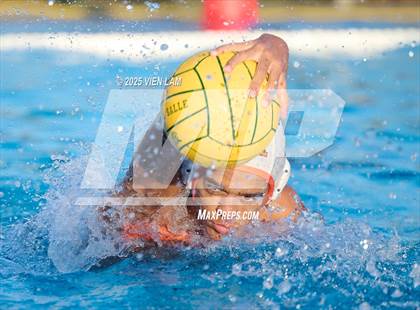 Thumbnail 2 in JV: California @ De La Salle photogallery.