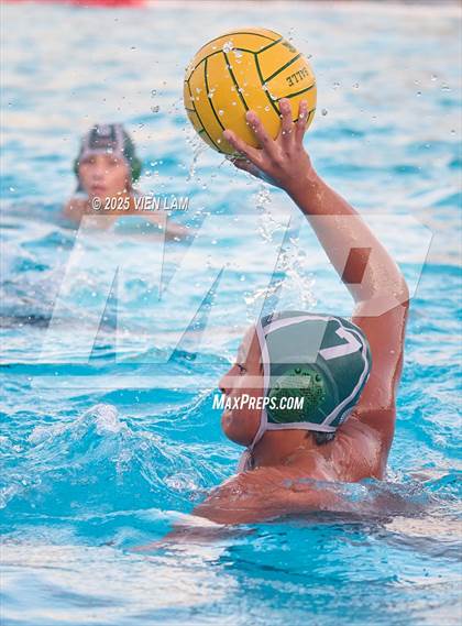 Thumbnail 2 in JV: California @ De La Salle photogallery.