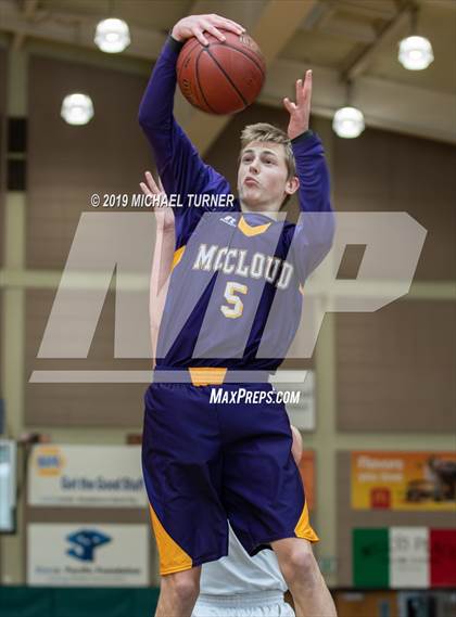 Thumbnail 3 in Butte Valley vs. McCloud (NSCIF D7 Final) photogallery.
