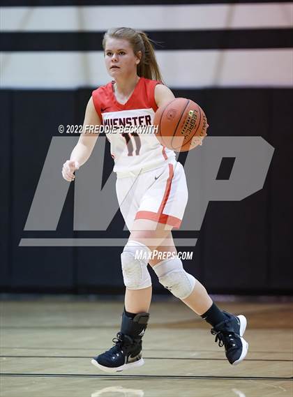 Thumbnail 1 in Muenster vs. Wolfe City (UIL 2A D2 Bi-District) photogallery.