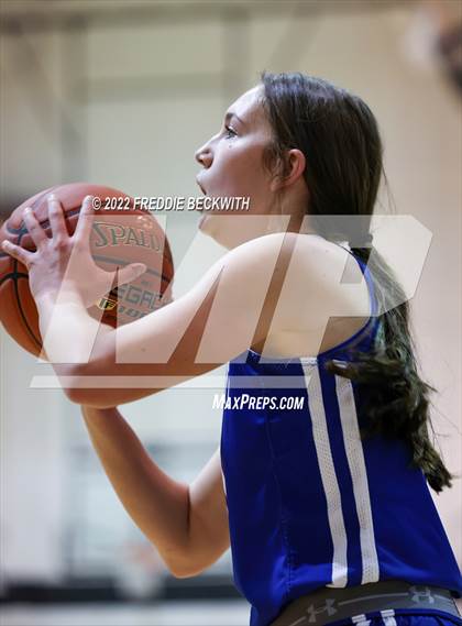 Thumbnail 1 in Muenster vs. Wolfe City (UIL 2A D2 Bi-District) photogallery.