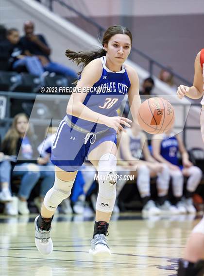 Thumbnail 2 in Muenster vs. Wolfe City (UIL 2A D2 Bi-District) photogallery.