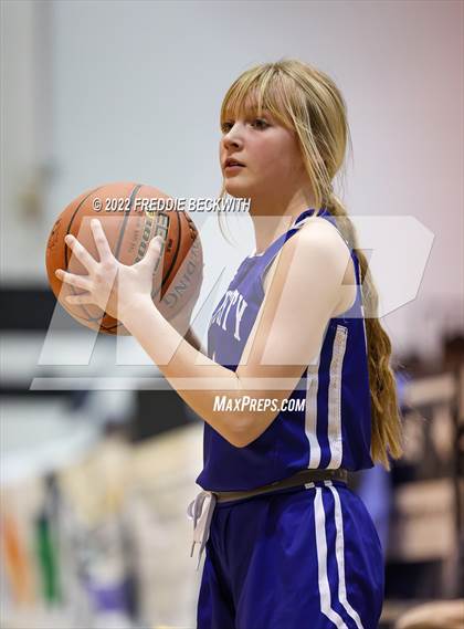 Thumbnail 3 in Muenster vs. Wolfe City (UIL 2A D2 Bi-District) photogallery.