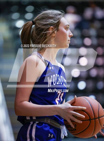 Thumbnail 3 in Muenster vs. Wolfe City (UIL 2A D2 Bi-District) photogallery.
