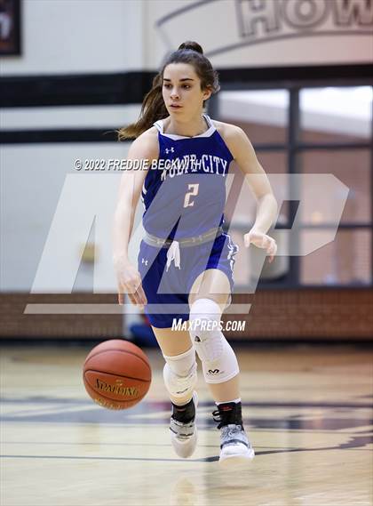 Thumbnail 1 in Muenster vs. Wolfe City (UIL 2A D2 Bi-District) photogallery.