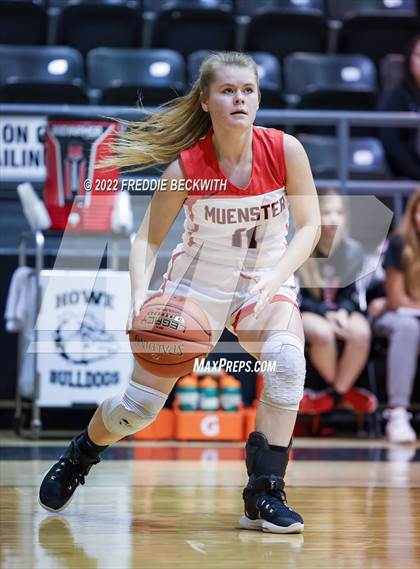 Thumbnail 1 in Muenster vs. Wolfe City (UIL 2A D2 Bi-District) photogallery.